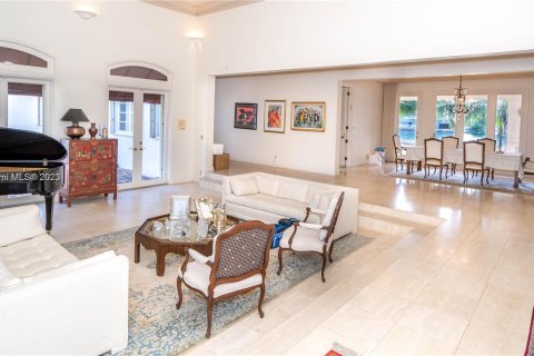 Villa ou maison à vendre à Bal Harbour, Floride: 4 chambres, 547.57 m2 № 909726 - photo 16