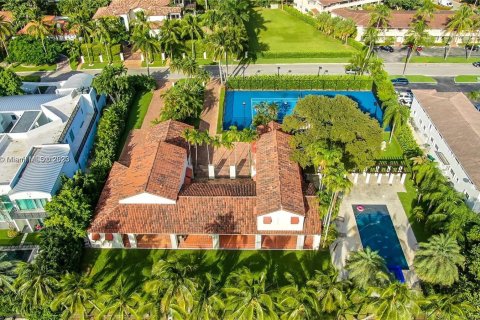 Villa ou maison à vendre à Bal Harbour, Floride: 4 chambres, 547.57 m2 № 909726 - photo 24