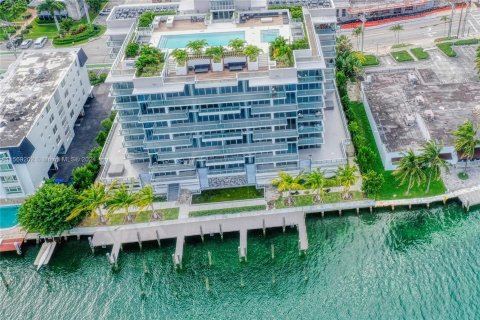 Condominio en venta en Bay Harbor Islands, Florida, 3 dormitorios, 194.07 m2 № 1128288 - foto 2