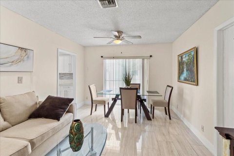 Villa ou maison à vendre à Tamarac, Floride: 3 chambres, 133.31 m2 № 1101091 - photo 15