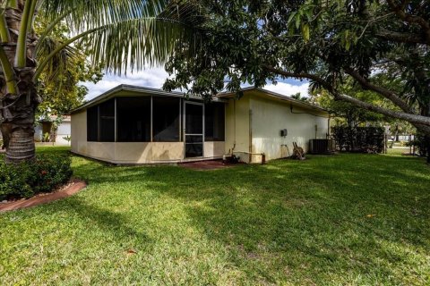 Villa ou maison à vendre à Tamarac, Floride: 3 chambres, 133.31 m2 № 1101091 - photo 4