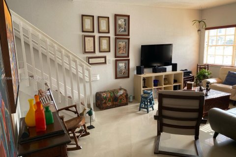 Townhouse in Doral, Florida 2 bedrooms, 136.57 sq.m. № 1101416 - photo 12