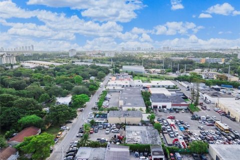 Propiedad comercial en venta en North Miami, Florida № 815384 - foto 7