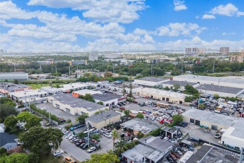 Propiedad comercial en venta en North Miami, Florida № 815384 - foto 6