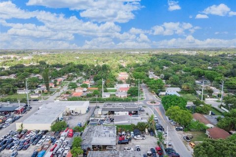 Propiedad comercial en venta en North Miami, Florida № 815384 - foto 11