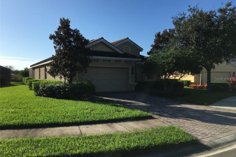 Villa ou maison à louer à Bradenton, Floride: 3 chambres, 192.68 m2 № 212700 - photo 1