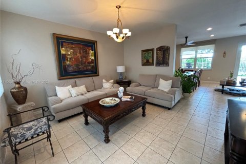 Casa en venta en Weston, Florida, 5 dormitorios, 248.23 m2 № 1100455 - foto 14