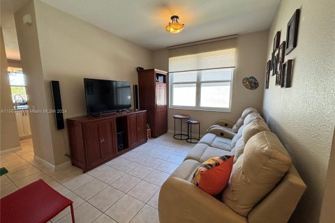 Casa en venta en Weston, Florida, 5 dormitorios, 248.23 m2 № 1100455 - foto 9