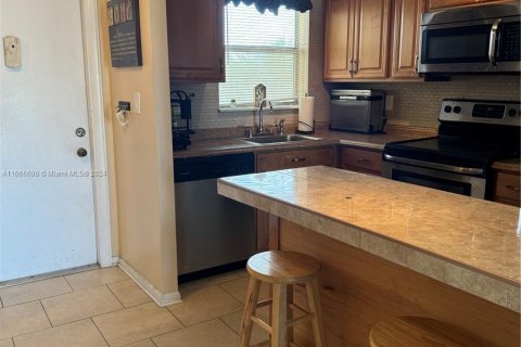 Condo in Sunrise, Florida, 2 bedrooms  № 1380196 - photo 4