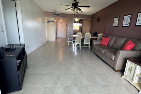 Condominio en venta en Sunrise, Florida, 2 dormitorios, 78.97 m2 № 1380196 - foto 8