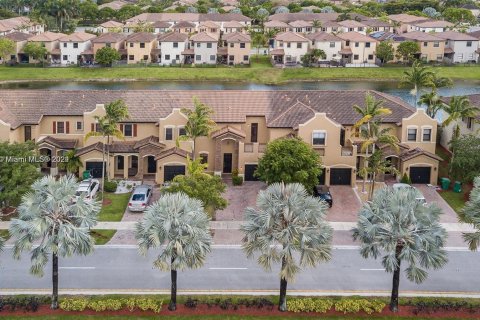 Touwnhouse à vendre à Homestead, Floride: 3 chambres, 172.52 m2 № 1380236 - photo 2