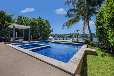 Casa en venta en Miami Beach, Florida, 4 dormitorios, 511.06 m2 № 1380237 - foto 9