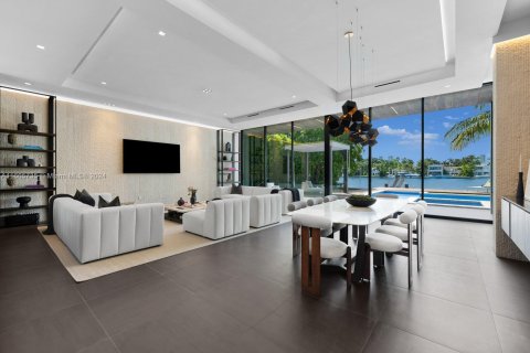 Casa en venta en Miami Beach, Florida, 4 dormitorios, 511.06 m2 № 1380237 - foto 15