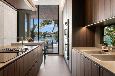 Casa en venta en Miami Beach, Florida, 4 dormitorios, 511.06 m2 № 1380237 - foto 18