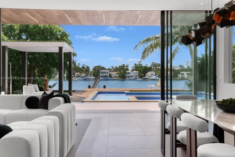 Casa en venta en Miami Beach, Florida, 4 dormitorios, 511.06 m2 № 1380237 - foto 17