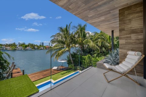 Casa en venta en Miami Beach, Florida, 4 dormitorios, 511.06 m2 № 1380237 - foto 30