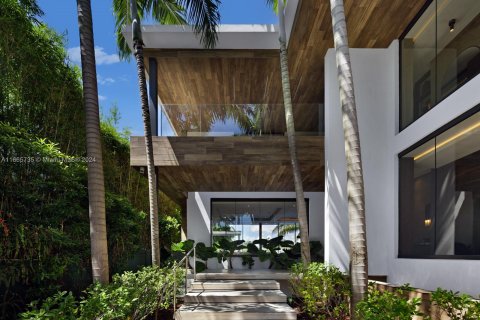 Casa en venta en Miami Beach, Florida, 4 dormitorios, 511.06 m2 № 1380237 - foto 4