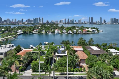 Casa en venta en Miami Beach, Florida, 4 dormitorios, 511.06 m2 № 1380237 - foto 13