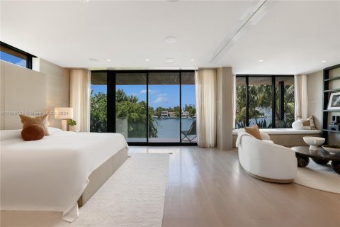 Casa en venta en Miami Beach, Florida, 4 dormitorios, 511.06 m2 № 1380237 - foto 29