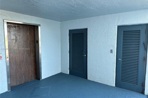 Condo in Margate, Florida, 2 bedrooms  № 832721 - photo 5