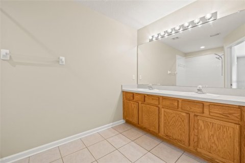 Townhouse in Brandon, Florida 3 bedrooms, 159.61 sq.m. № 1371018 - photo 21