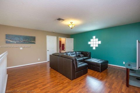 Casa en venta en Coral Springs, Florida, 5 dormitorios, 305.65 m2 № 1226250 - foto 2
