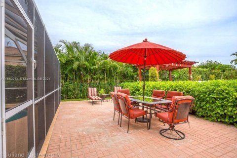 Villa ou maison à vendre à Coral Springs, Floride: 5 chambres, 305.65 m2 № 1226250 - photo 10