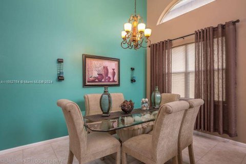 Villa ou maison à vendre à Coral Springs, Floride: 5 chambres, 305.65 m2 № 1226250 - photo 13