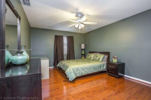Casa en venta en Coral Springs, Florida, 5 dormitorios, 305.65 m2 № 1226250 - foto 19