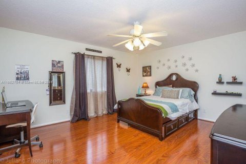 Casa en venta en Coral Springs, Florida, 5 dormitorios, 305.65 m2 № 1226250 - foto 16