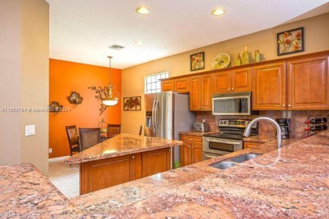 Casa en venta en Coral Springs, Florida, 5 dormitorios, 305.65 m2 № 1226250 - foto 29