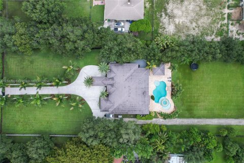 Villa ou maison à vendre à Southwest Ranches, Floride: 5 chambres, 388.05 m2 № 1011458 - photo 4