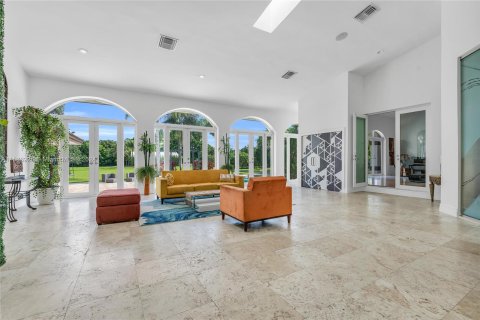 Casa en venta en Southwest Ranches, Florida, 5 dormitorios, 388.05 m2 № 1011458 - foto 22