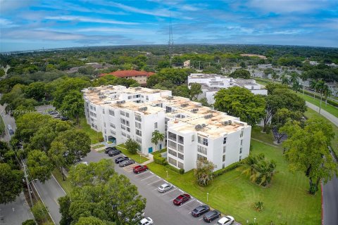 Condo in Plantation, Florida, 2 bedrooms  № 1407829 - photo 26