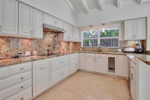 House in Key Biscayne, Florida 4 bedrooms, 255.39 sq.m. № 938074 - photo 5