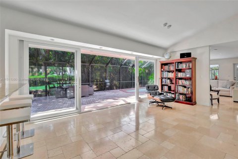 House in Key Biscayne, Florida 4 bedrooms, 255.39 sq.m. № 938074 - photo 11