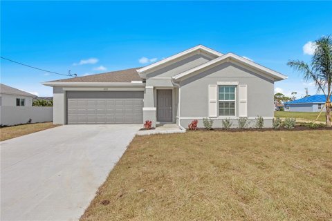 House in Port Charlotte, Florida 3 bedrooms, 144.09 sq.m. № 1376538 - photo 3