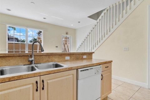 Touwnhouse à vendre à Pembroke Pines, Floride: 2 chambres, 128.58 m2 № 1368977 - photo 8