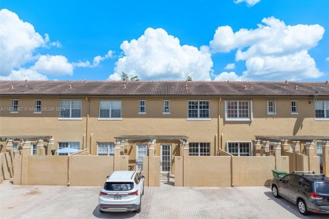 Touwnhouse à vendre à Pembroke Pines, Floride: 2 chambres, 128.58 m2 № 1368977 - photo 29