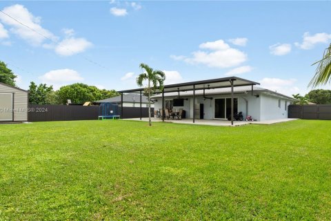 Villa ou maison à vendre à Miami, Floride: 4 chambres, 160.26 m2 № 1368883 - photo 24