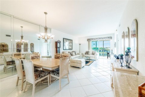 Copropriété à vendre à Tamarac, Floride: 2 chambres, 140.1 m2 № 1368884 - photo 10