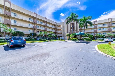 Condominio en venta en Tamarac, Florida, 2 dormitorios, 140.1 m2 № 1368884 - foto 22