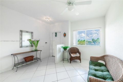 Copropriété à vendre à Tamarac, Floride: 2 chambres, 140.1 m2 № 1368884 - photo 3