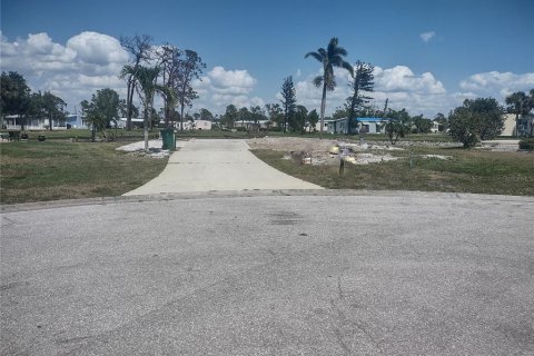 Land in Englewood, Florida № 1242729 - photo 1