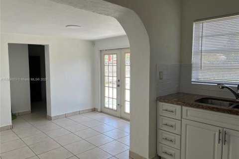 Casa en venta en Miramar, Florida, 3 dormitorios, 97.73 m2 № 1178935 - foto 8
