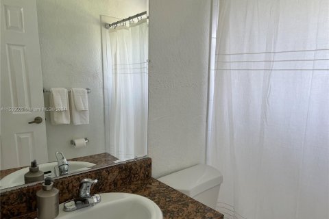 Villa ou maison à vendre à Miramar, Floride: 3 chambres, 97.73 m2 № 1178935 - photo 18
