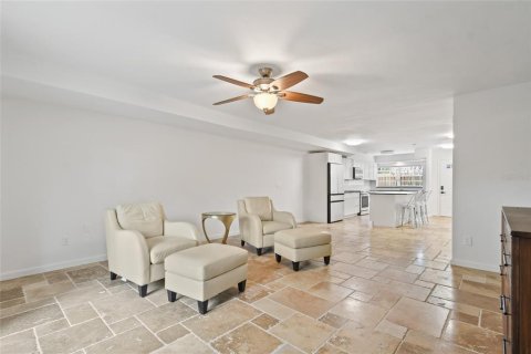 Condominio en venta en Orlando, Florida, 2 dormitorios, 121.79 m2 № 984782 - foto 12