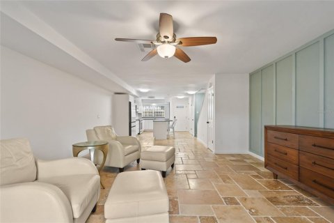 Condominio en venta en Orlando, Florida, 2 dormitorios, 121.79 m2 № 984782 - foto 13
