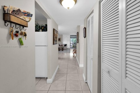 Condo in Plantation, Florida, 2 bedrooms  № 1378563 - photo 2