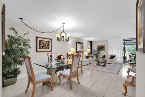 Condo in Plantation, Florida, 2 bedrooms  № 1378563 - photo 3